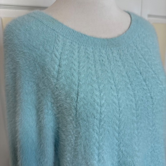 Chico's Sweater Size 1 M Blue Fuzzy Pullover V Neck Long Sleeve Soft Knit Top - Picture 2 of 9